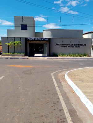 Foto da Câmara municipal e Isaías Coelho - PI